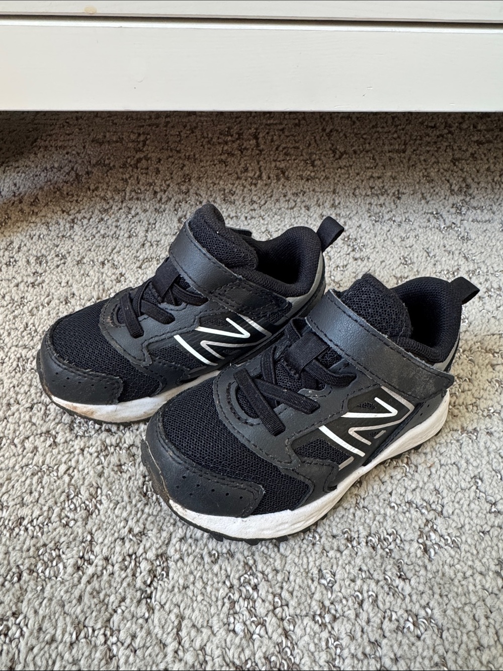 New balance Kids Black Athletic Sneakers with Hook-and-Loop Closure